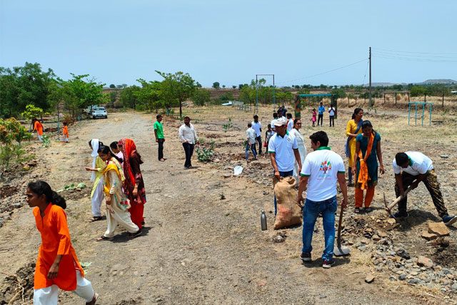 volunteers-in-action