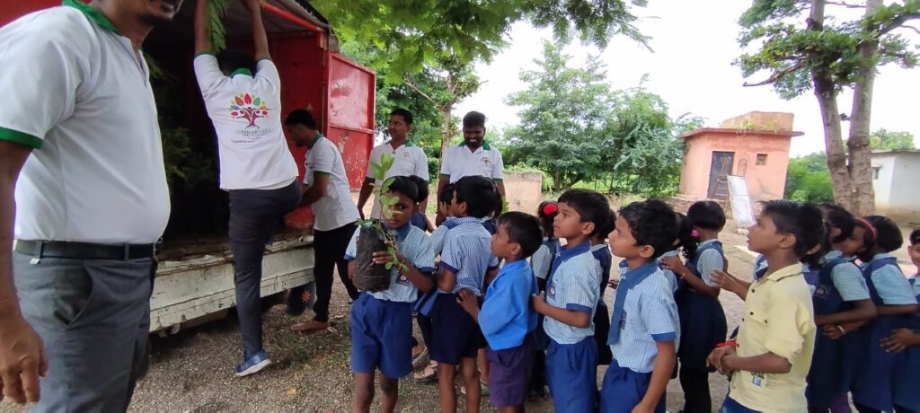 On 23 August 2024, 125 fruit trees were distributed to students at Zilha Parishad School, Aaradgaon under the initiative One Student – One Fruit Tree. Heartfelt thanks to all the teacher staff, Villagers & tree lovers who supported this event.